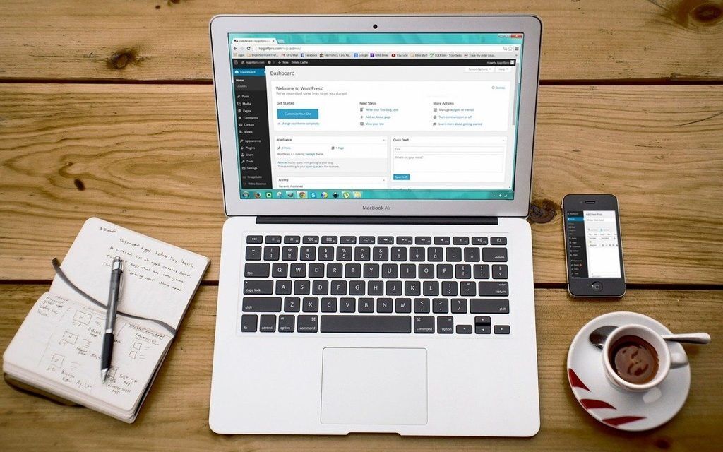 Qu&rsquo;est-ce que le métier de rédacteur web ? 3 activités clés à connaitre.