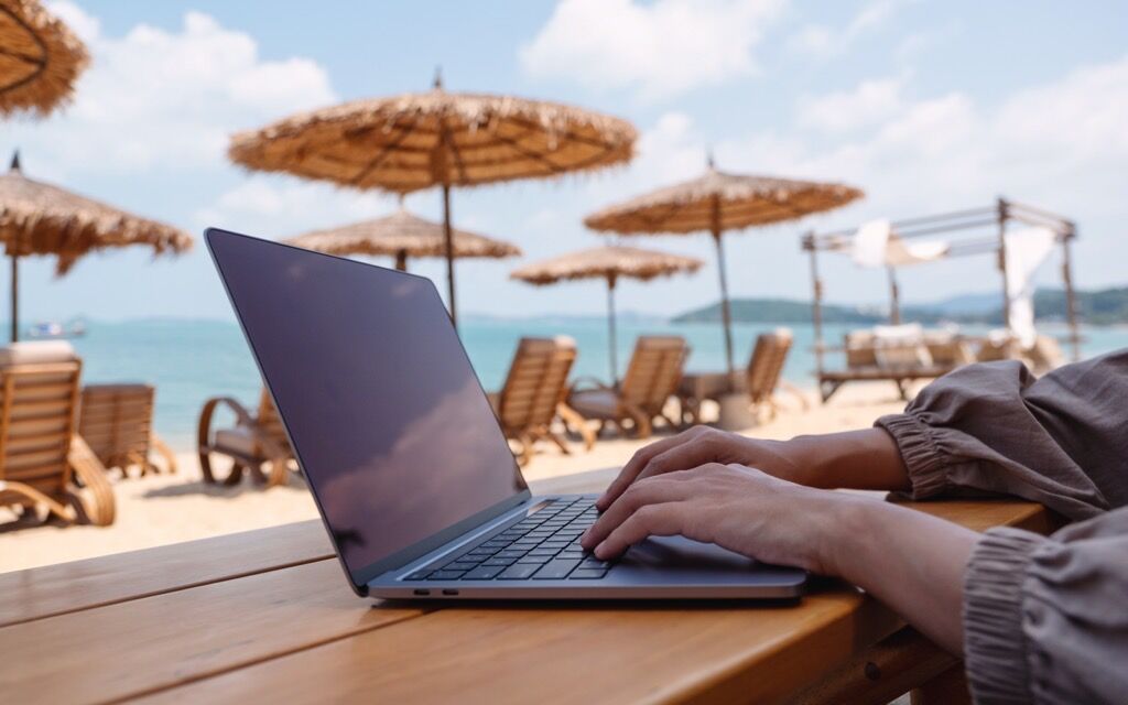 Digital nomad : Comment avoir des revenus tout en voyageant ?