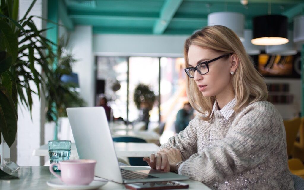 Assistante Virtuelle polyvalente – À la recherche du bon équilibre