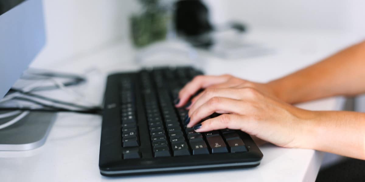 Un complément de revenus grâce à la rédaction web – Témoignage de Lan